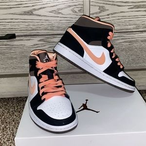 AIR JORDAN (PEACH MOCHA)
